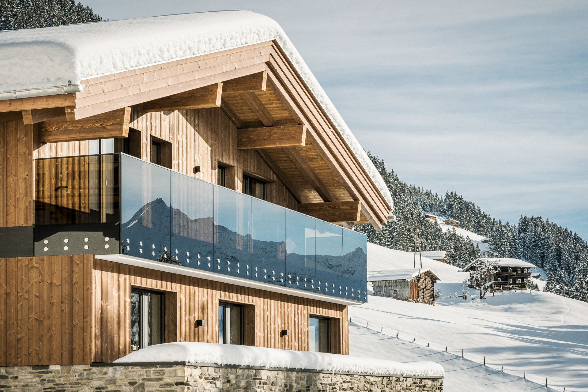 Aussenansicht der Suite Mountain View im Winter - Hotel Bergkristall Hippach